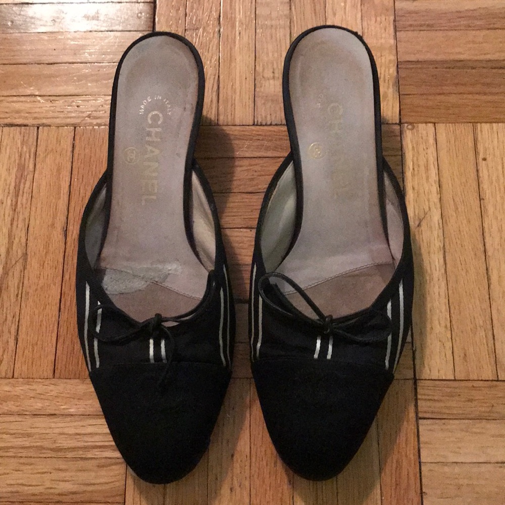 Chanel kitten heel shoes